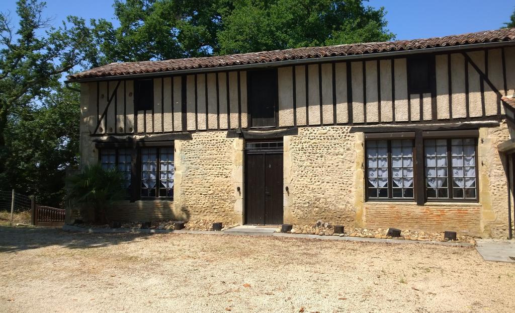 Les Gites De Castera Aire-sur-lʼAdour المظهر الخارجي الصورة